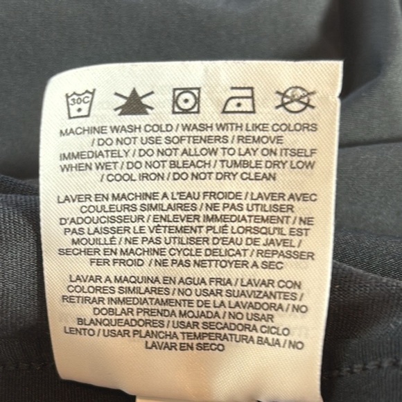 Nike Dri-Fit Advantage Pleated Golf Tennis Shorts Women Size Large in Black - Picture 5 of 11